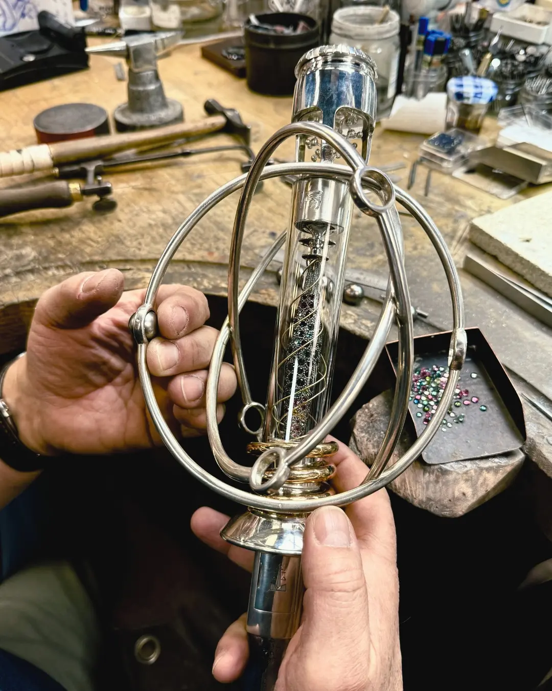 Création en cours dans l’atelier Origine Ateliers